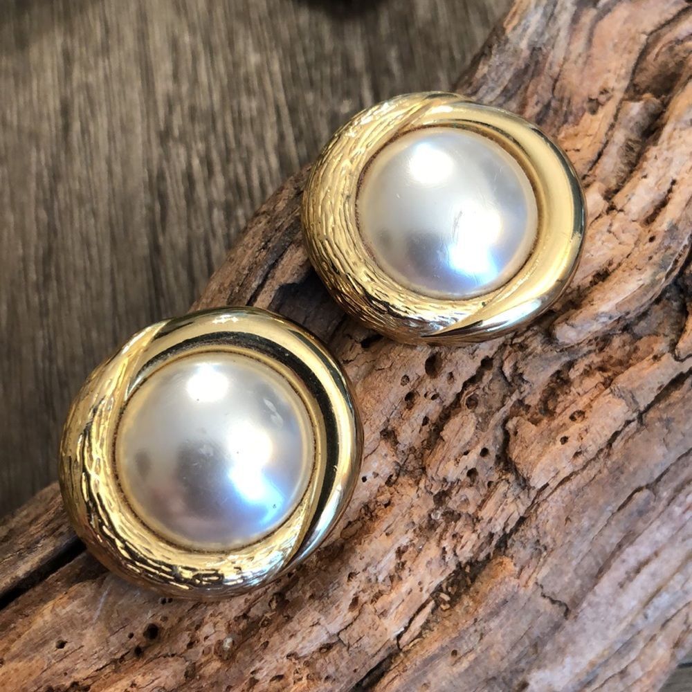 Vintage Goldtone & Faux Pearl Shoe Clips - Picture 8 of 12